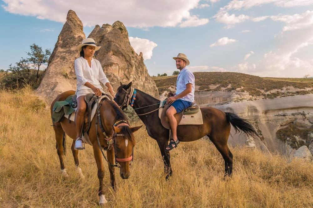 Uchisarstonehouse Hotel Nevşehir Bagian luar foto