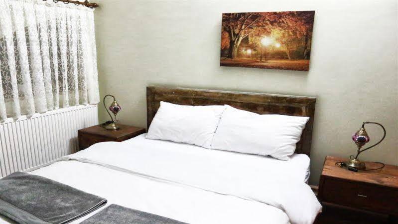 Uchisarstonehouse Hotel Nevşehir Bagian luar foto