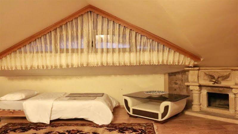 Uchisarstonehouse Hotel Nevşehir Bagian luar foto