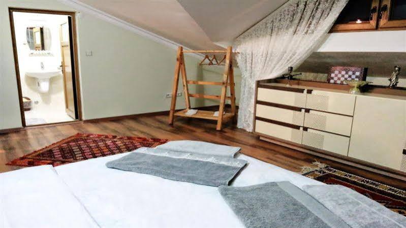 Uchisarstonehouse Hotel Nevşehir Bagian luar foto