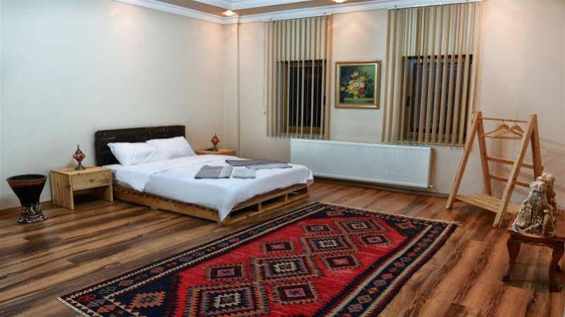 Uchisarstonehouse Hotel Nevşehir Bagian luar foto